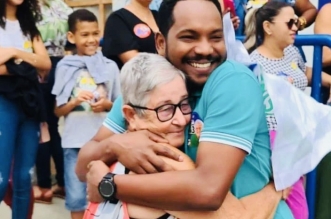 F5EA28B1-74BF-4E5D-B05C-72A865463B81